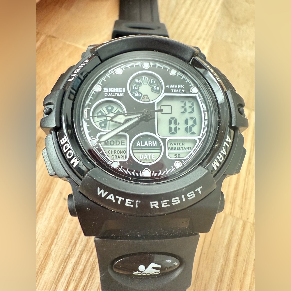 Skmei mens digital black sport dual time watch NEW BATTERY